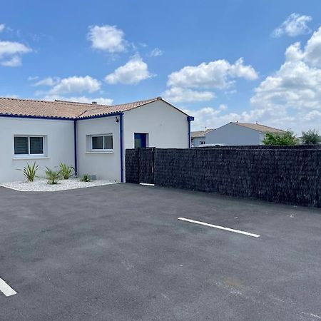 Studio Independant 4 Personnes Pisany Exterior foto