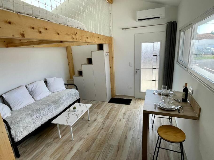 Studio Independant 4 Personnes Pisany Exterior foto