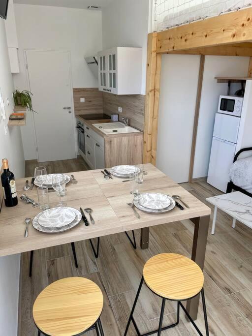 Studio Independant 4 Personnes Pisany Exterior foto