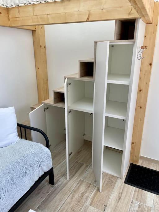 Studio Independant 4 Personnes Pisany Exterior foto